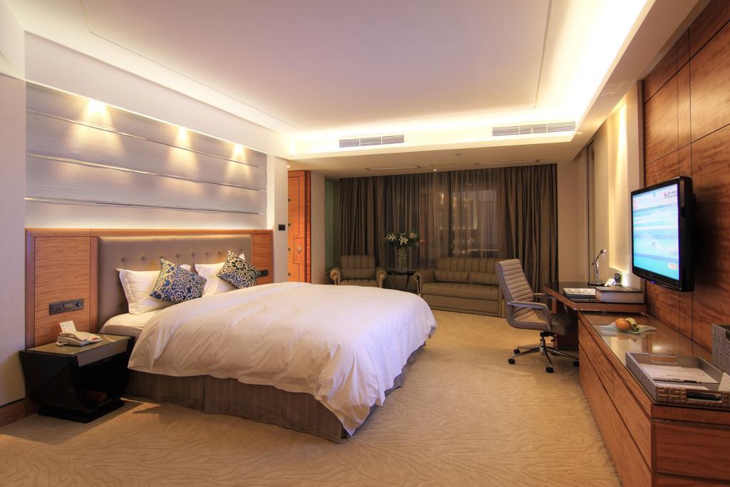 Zhongshan Lighting Era Hotel Экстерьер фото