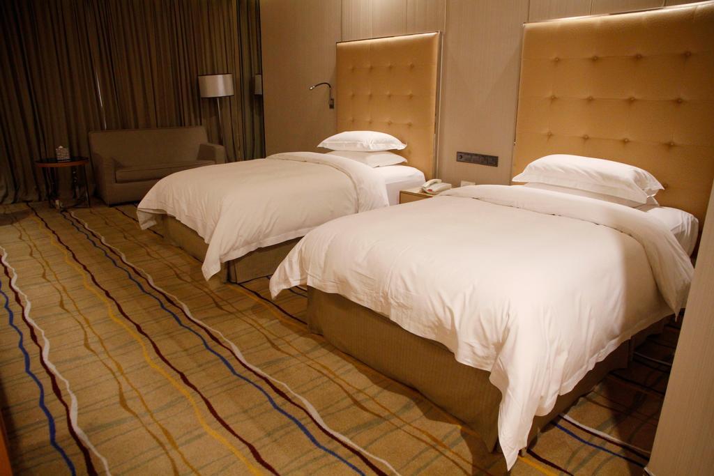 Zhongshan Lighting Era Hotel Экстерьер фото