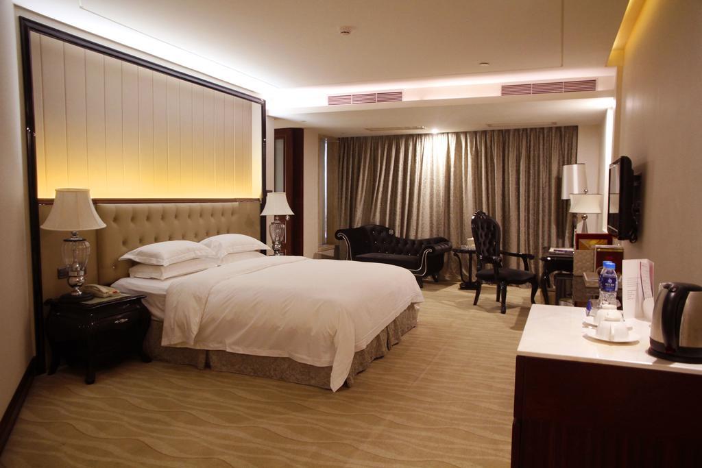 Zhongshan Lighting Era Hotel Экстерьер фото