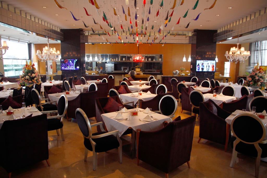 Zhongshan Lighting Era Hotel Экстерьер фото